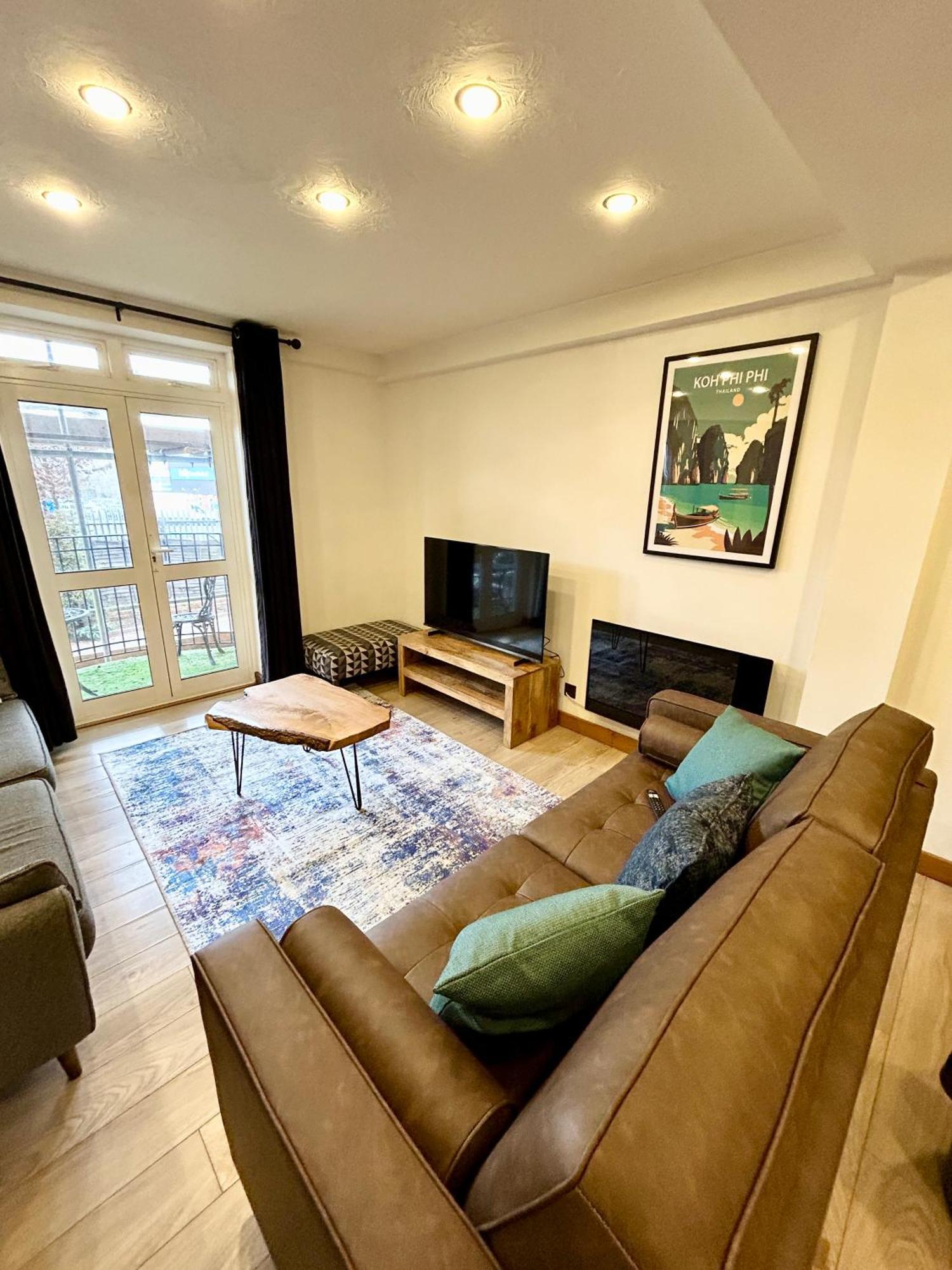Spacious 3 Bedroom Apartment Close To Marina, 2 Parking Spaces, Kingsize Or Single Beds Саутхамптън Екстериор снимка