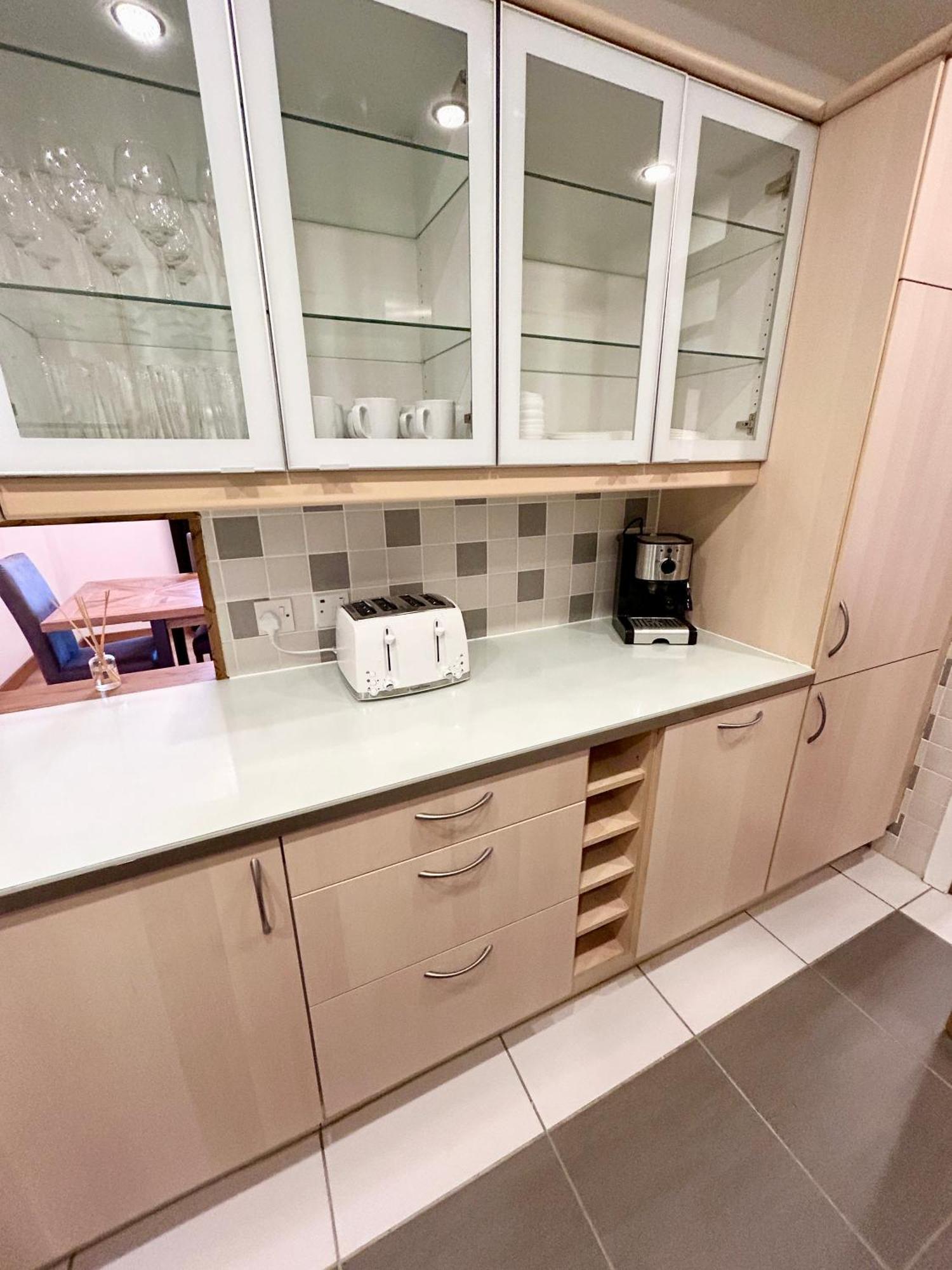 Spacious 3 Bedroom Apartment Close To Marina, 2 Parking Spaces, Kingsize Or Single Beds Саутхамптън Екстериор снимка