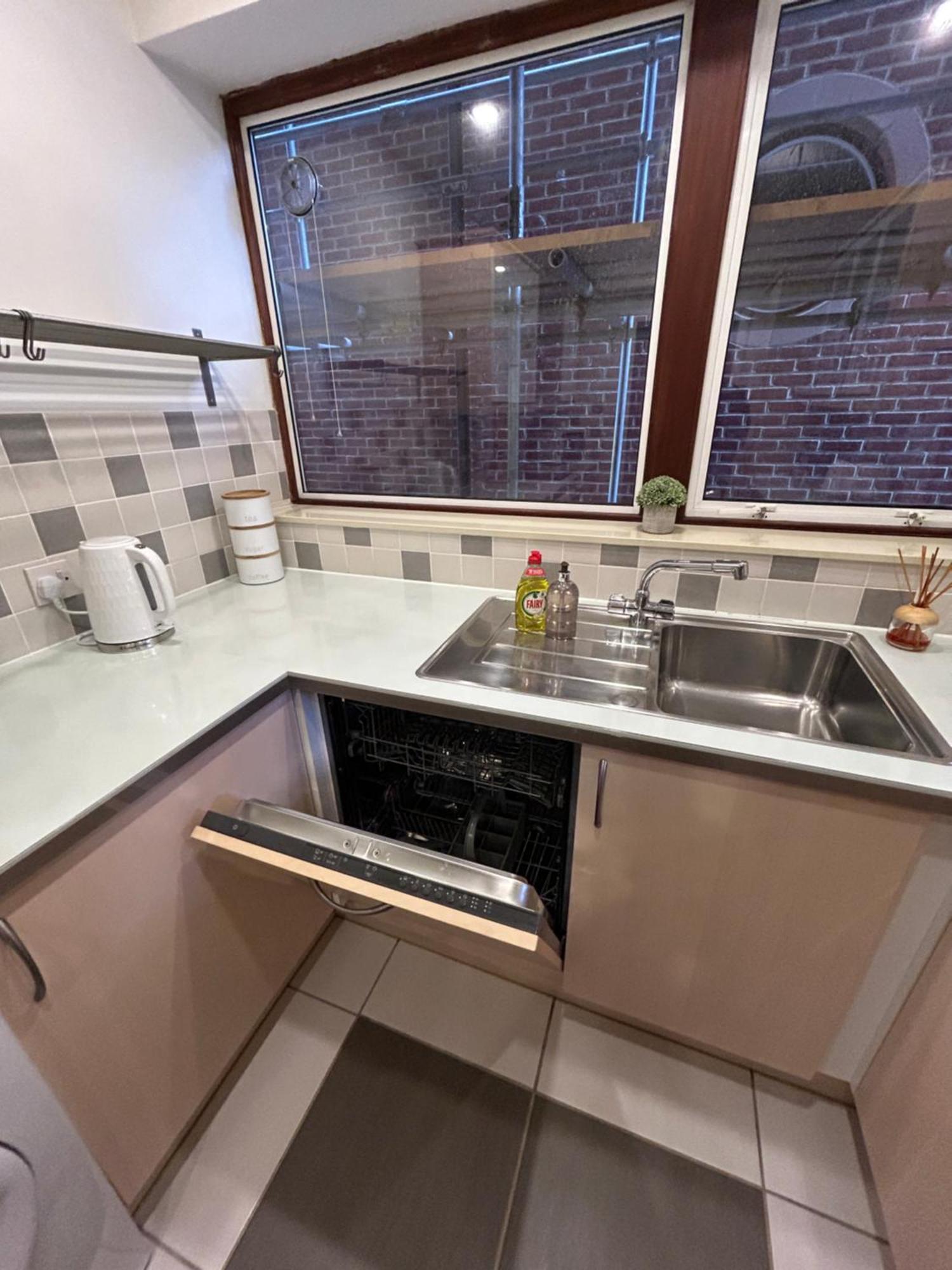 Spacious 3 Bedroom Apartment Close To Marina, 2 Parking Spaces, Kingsize Or Single Beds Саутхамптън Екстериор снимка