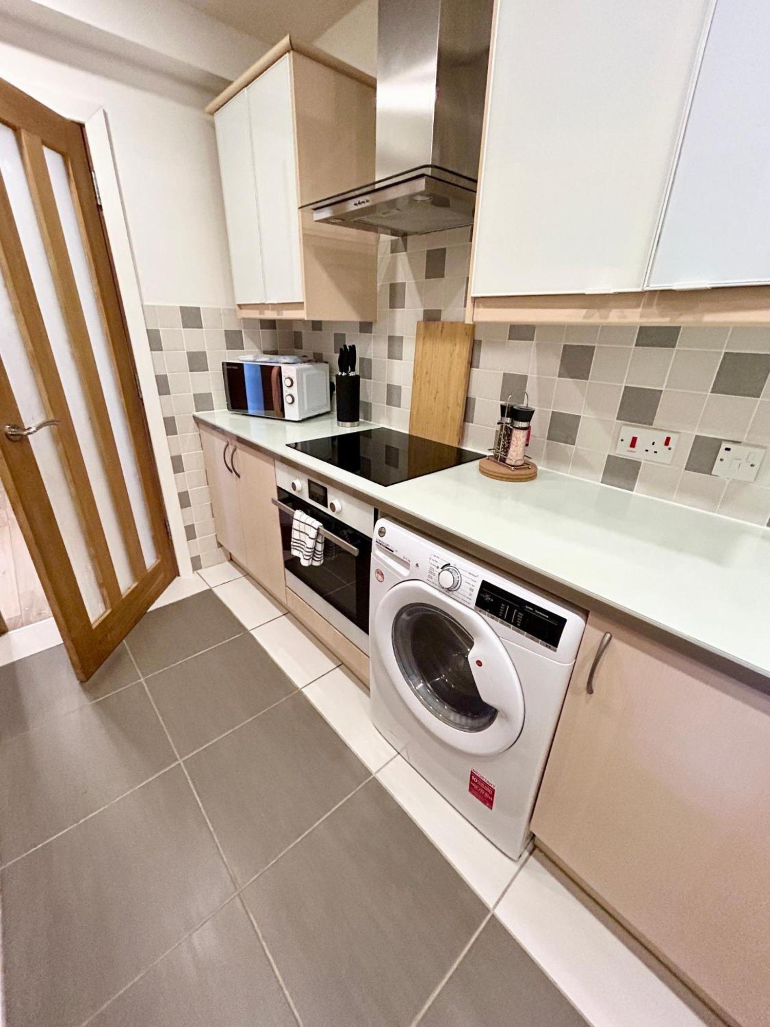 Spacious 3 Bedroom Apartment Close To Marina, 2 Parking Spaces, Kingsize Or Single Beds Саутхамптън Екстериор снимка