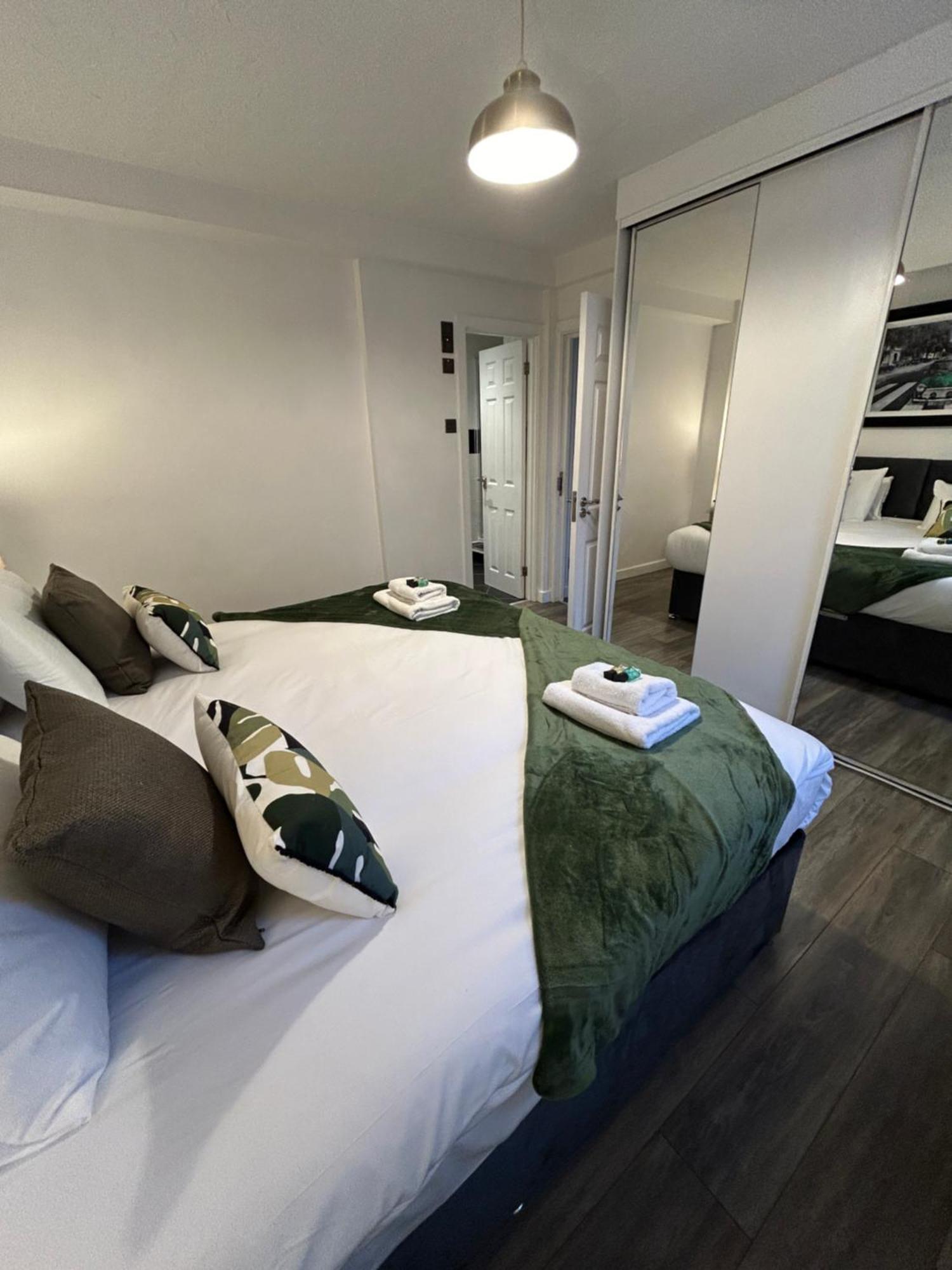 Spacious 3 Bedroom Apartment Close To Marina, 2 Parking Spaces, Kingsize Or Single Beds Саутхамптън Екстериор снимка
