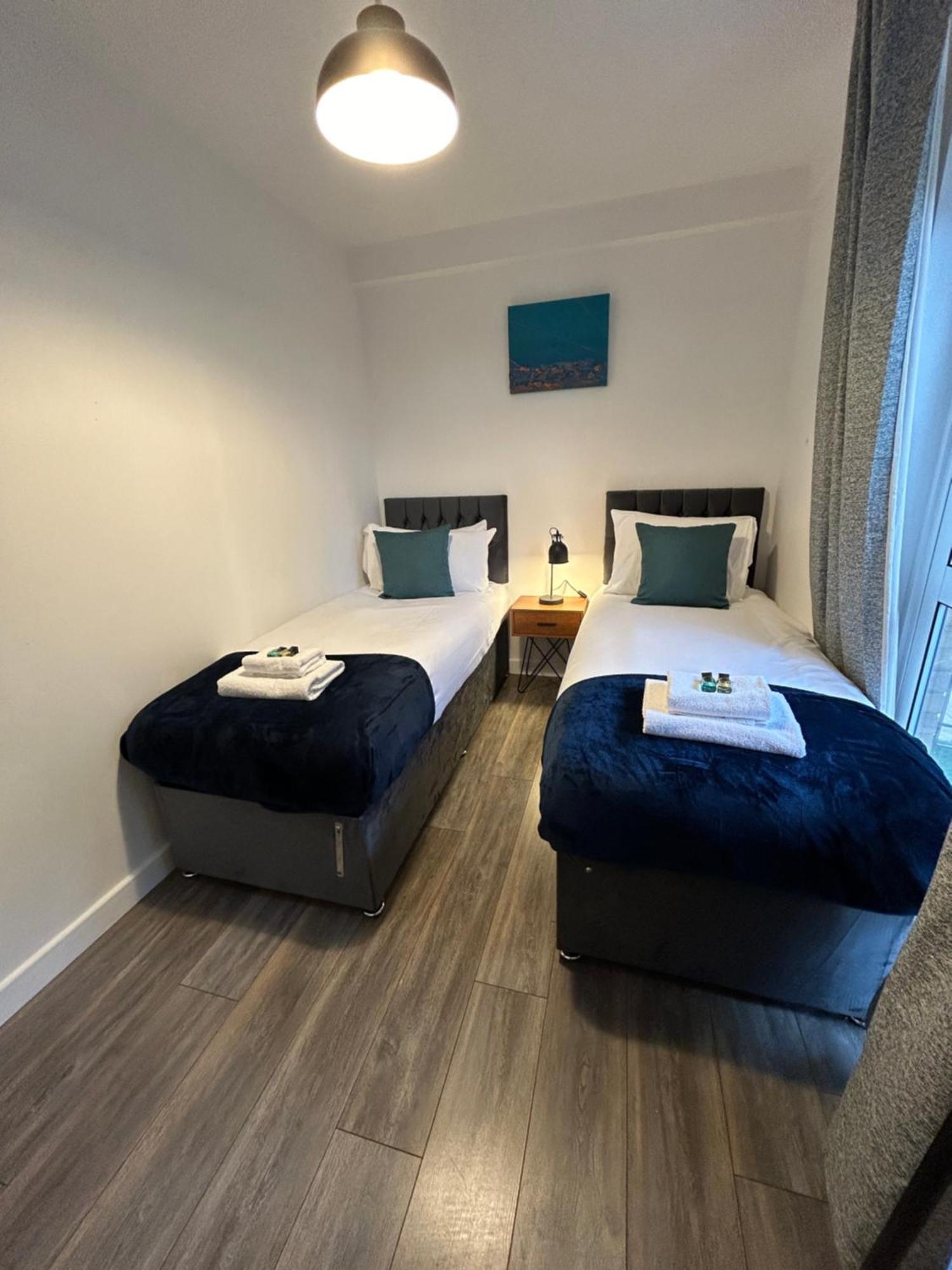 Spacious 3 Bedroom Apartment Close To Marina, 2 Parking Spaces, Kingsize Or Single Beds Саутхамптън Екстериор снимка