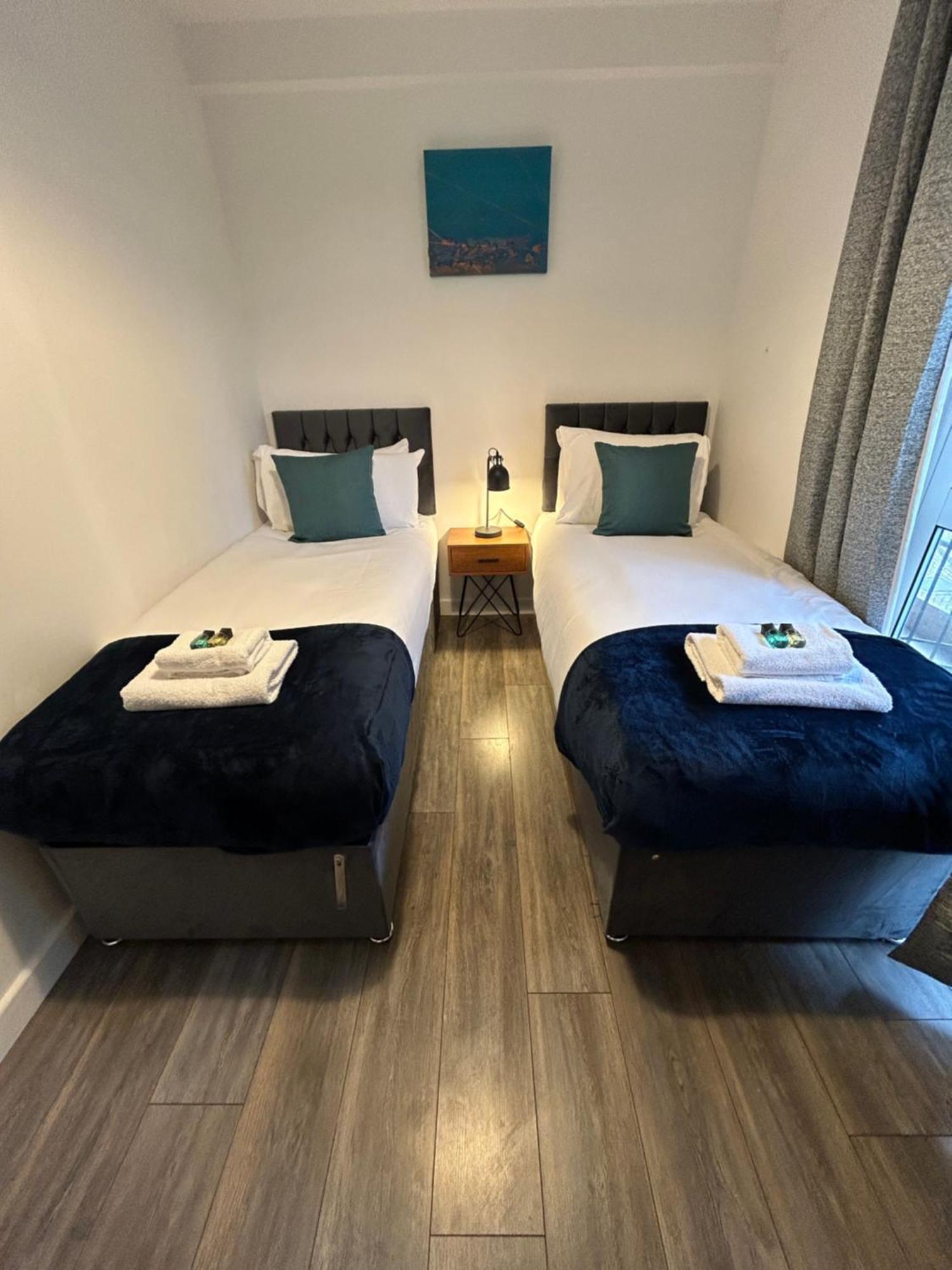 Spacious 3 Bedroom Apartment Close To Marina, 2 Parking Spaces, Kingsize Or Single Beds Саутхамптън Екстериор снимка